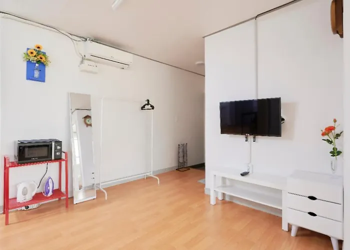 빌라 서울 홍대 풀게스트하우스 홍대입구역7번출구 넓은공간 2room 단독전체사용 파티가능 서울특별시