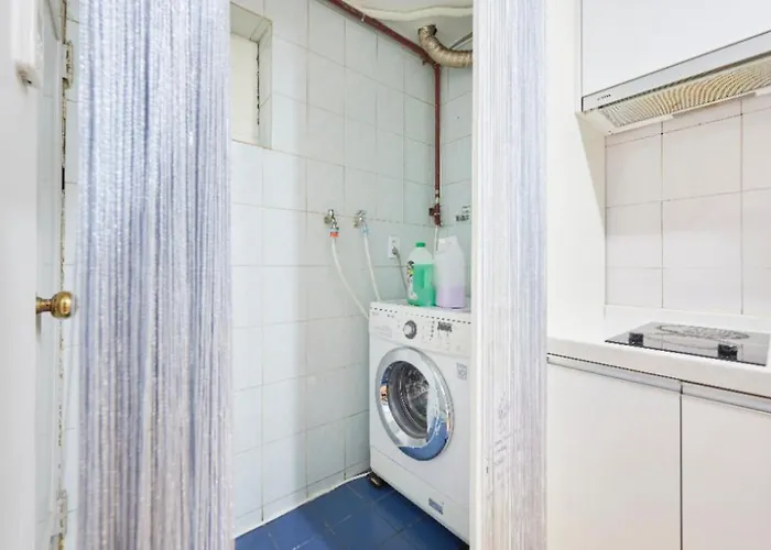 서울 홍대 풀게스트하우스 홍대입구역7번출구 넓은공간 2room 단독전체사용 파티가능 서울특별시